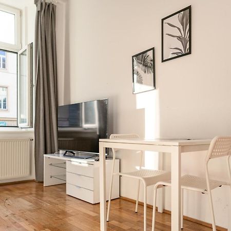 Comfortable 3Br Shared Apart. - Suitable For Long Stays Wien Ngoại thất bức ảnh